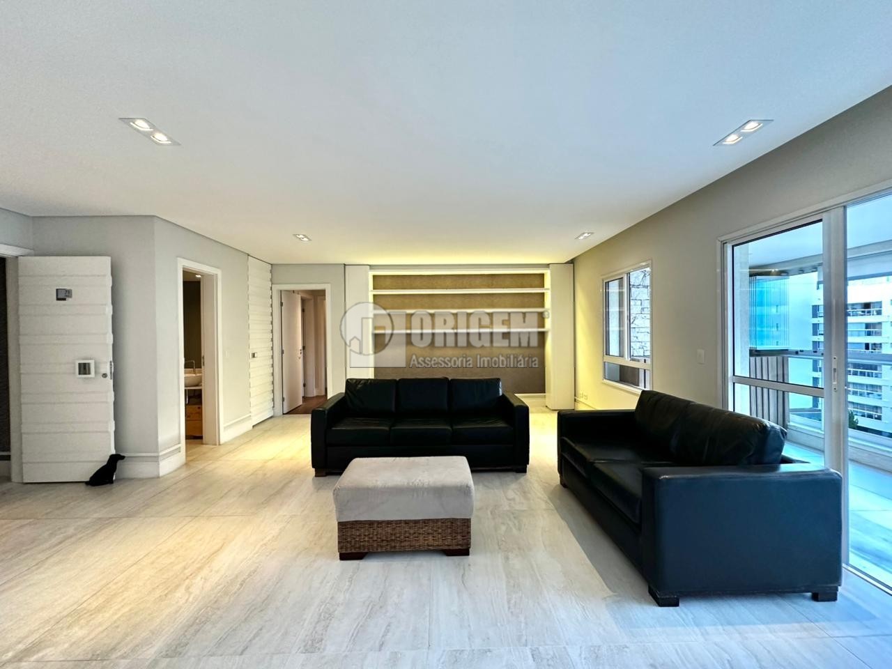 Apartamento para locacao no Agua Verde em Curitiba com 313,43m² por R$ 14.000,00