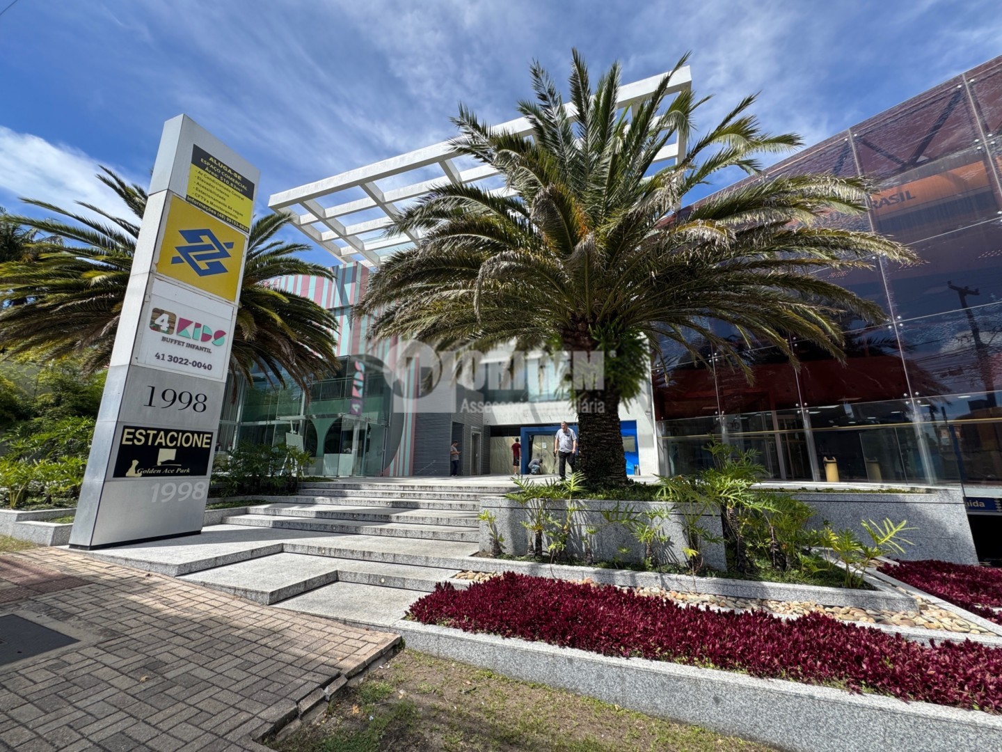 Loja para locacao no Hugo Lange em Curitiba com 512,63m² por R$ 38.000,00