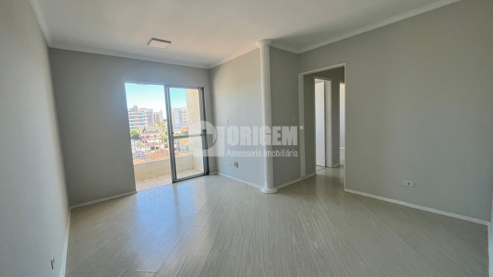 Apartamento para locacao no Campo Comprido em Curitiba com 80m² por R$ 2.555,56