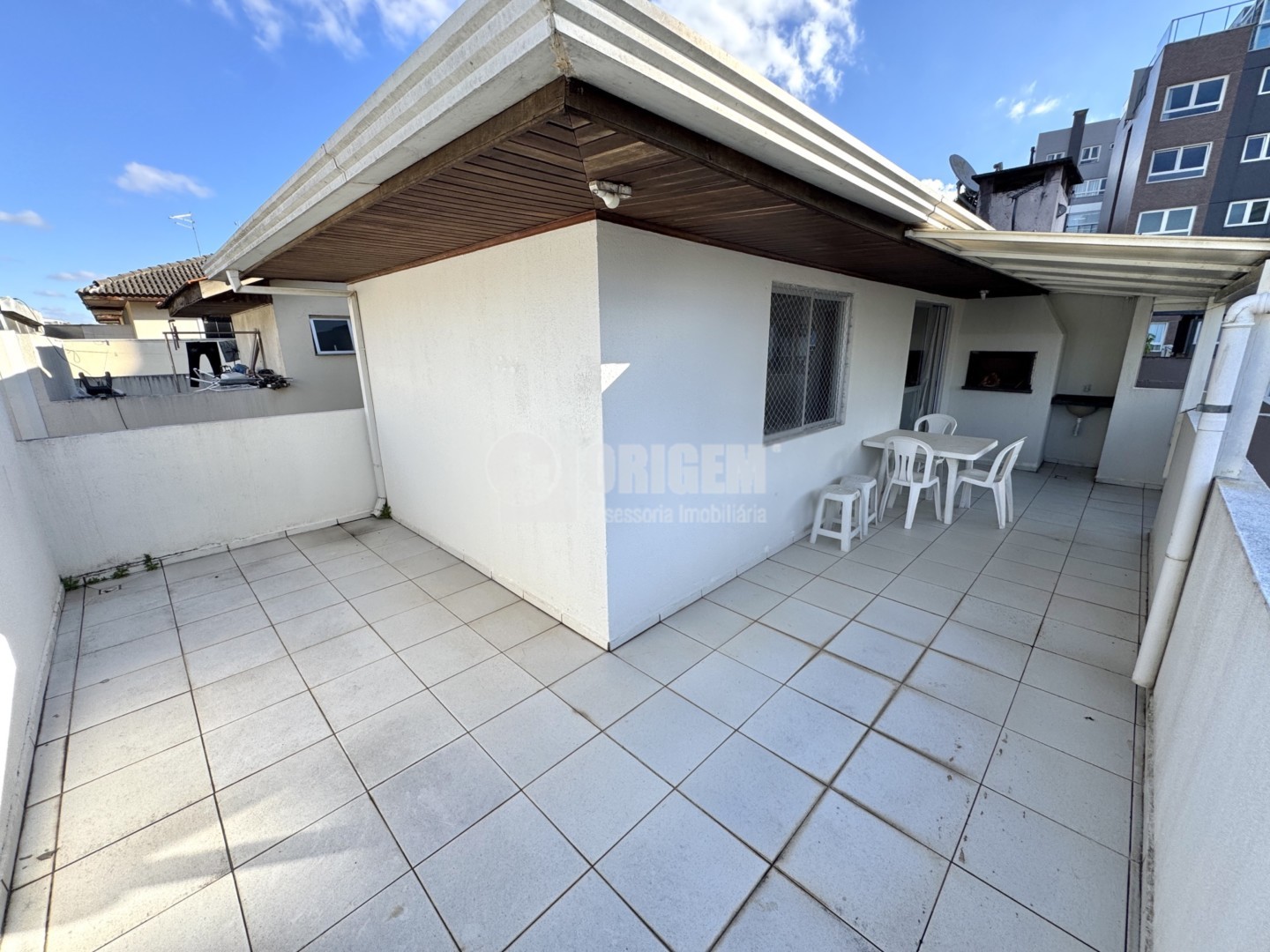 Cobertura para locacao no Campo Comprido em Curitiba com 114m² por R$ 2.900,00