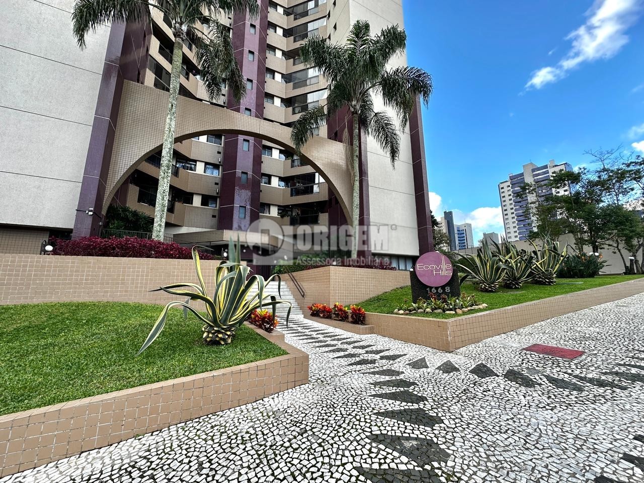 Apartamento para locacao no Mossungue em Curitiba com 163,23m² por R$ 5.000,00