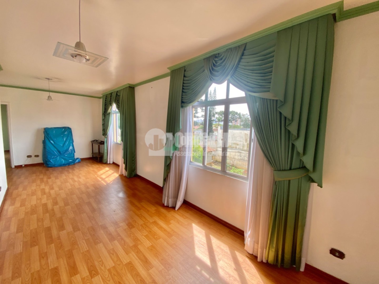 Apartamento para vendalocacaovenda e locacao no Reboucas em Curitiba com 123m² por R$ 530.000,002.600,00
