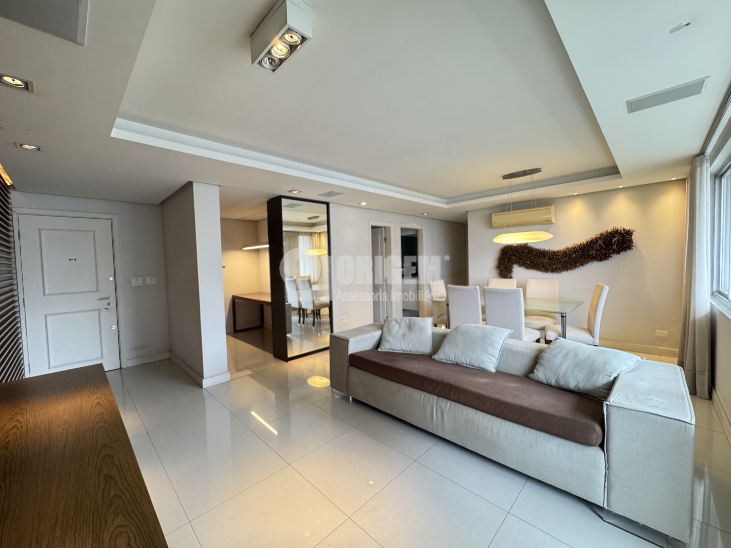 Apartamento para locacao no Agua Verde em Curitiba com 175,38m² por R$ 7.000,00