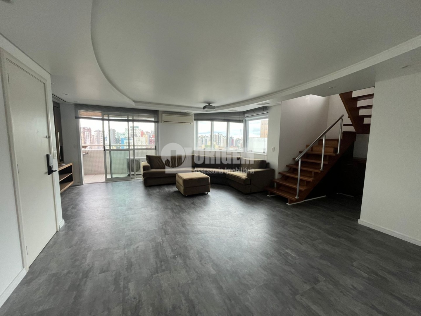 Apartamento Duplex para locacao no Agua Verde em Curitiba com 240m² por R$ 4.800,00