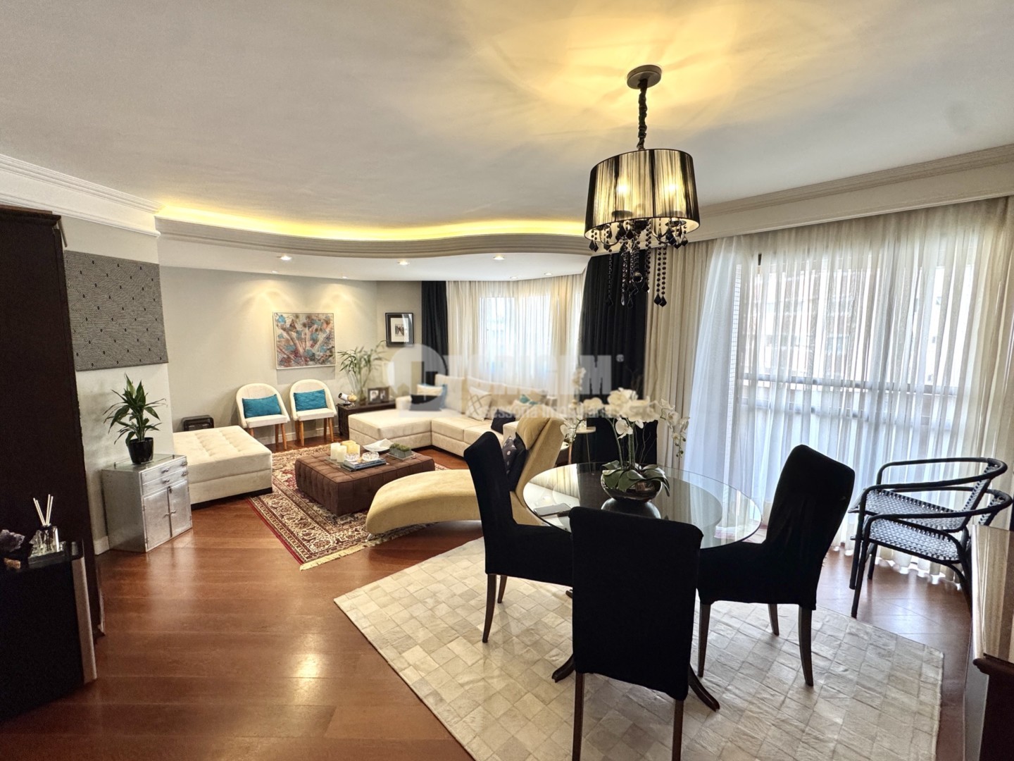 Apartamento para venda no Centro em Curitiba com 300m² por R$ 2.050.000,00