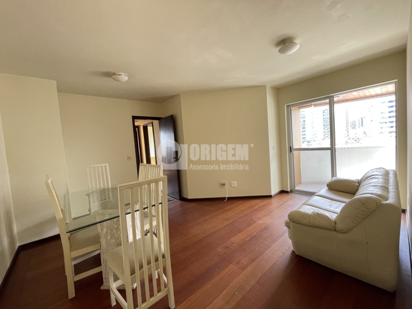 Apartamento para locacao no Agua Verde em Curitiba com 86m² por R$ 3.300,00
