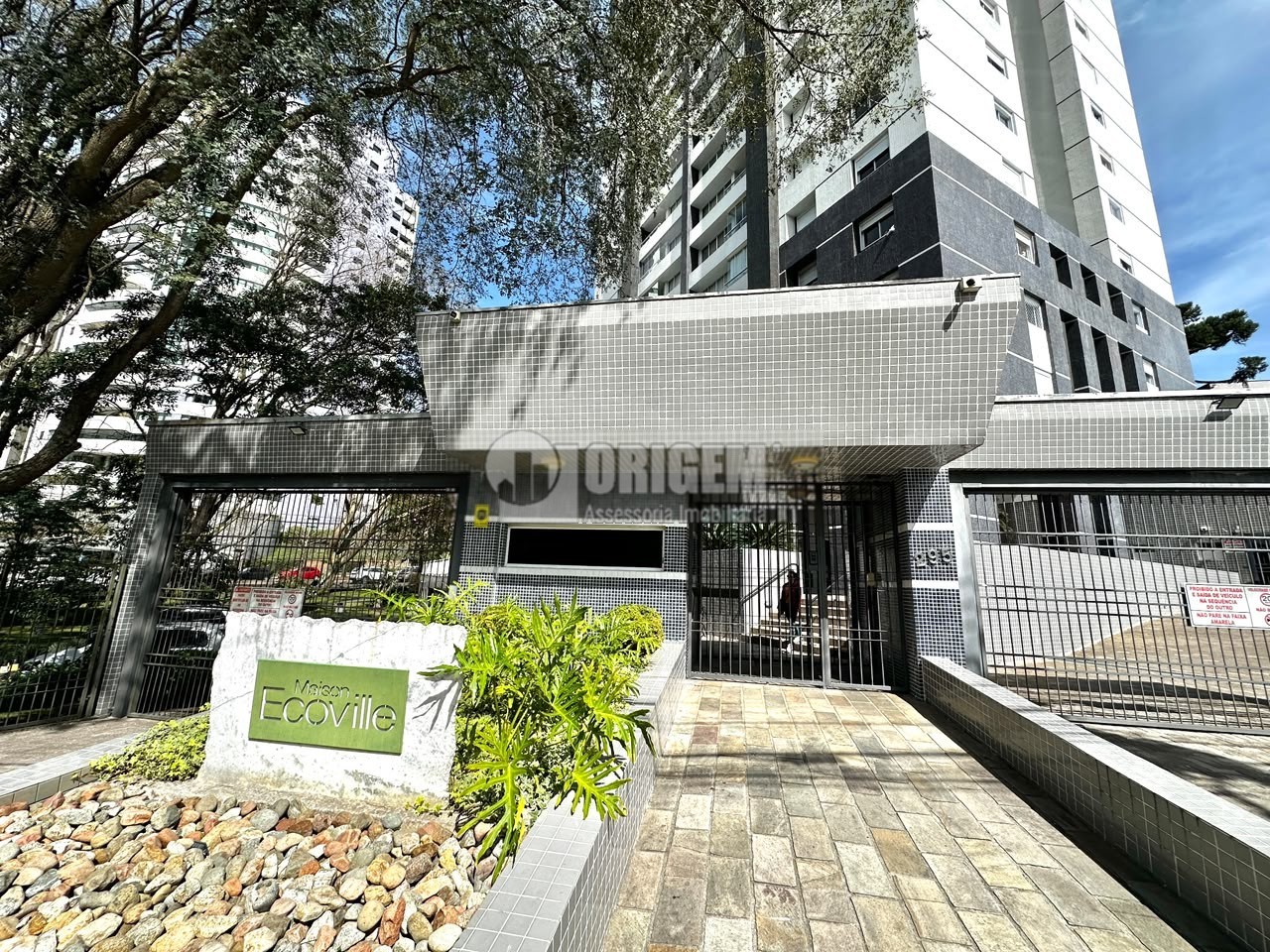 Apartamento para locacao no Mossungue em Curitiba com 137m² por R$ 5.400,00