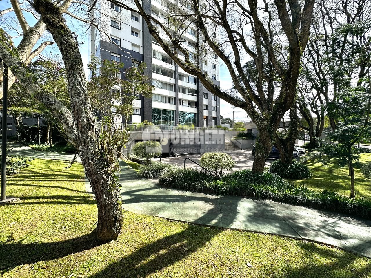 Apartamento para locacao no Mossungue em Curitiba com 137m² por R$ 5.400,00