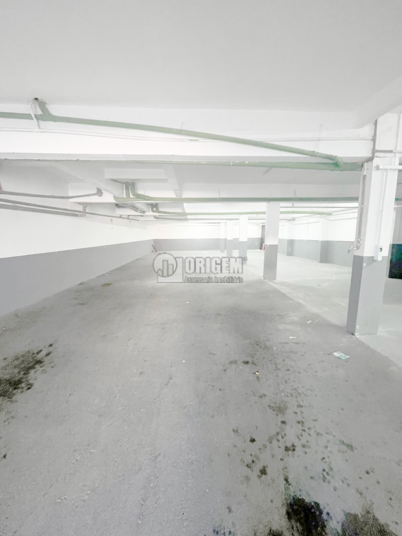 Estacionamento para locacao no Agua Verde em Curitiba com 210m² por R$ 2.700,00