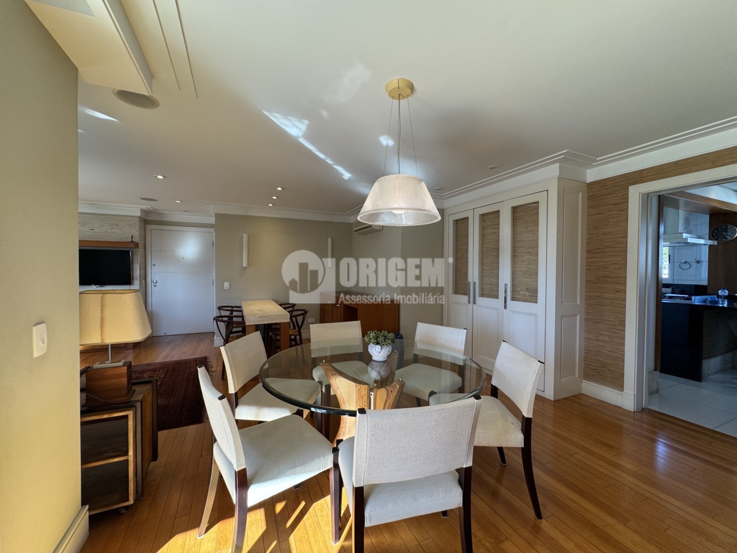 Apartamento para locacao no Batel em Curitiba com 237m² por R$ 12.777,77