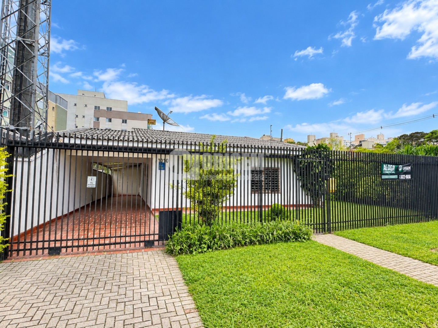 Casa Comercial para locacao no Agua Verde em Curitiba com 330m² por R$ 5.400,00