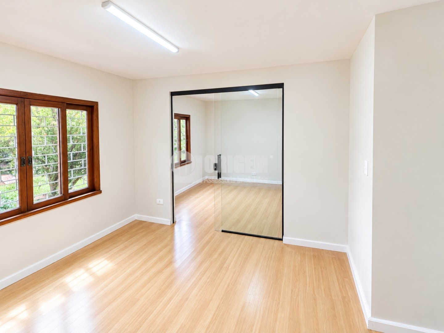 Casa Comercial para locacao no Agua Verde em Curitiba com 330m² por R$ 5.400,00