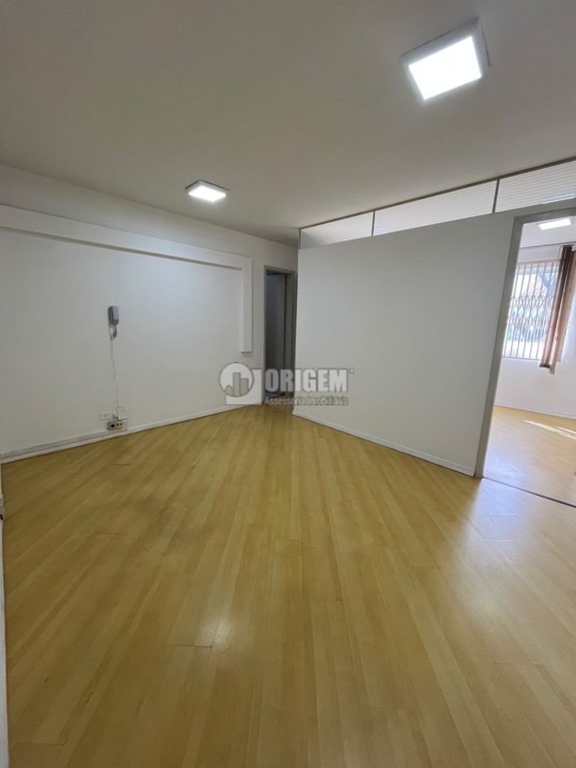 Sala Comercial para locacao no Agua Verde em Curitiba com 34m² por R$ 1.290,00