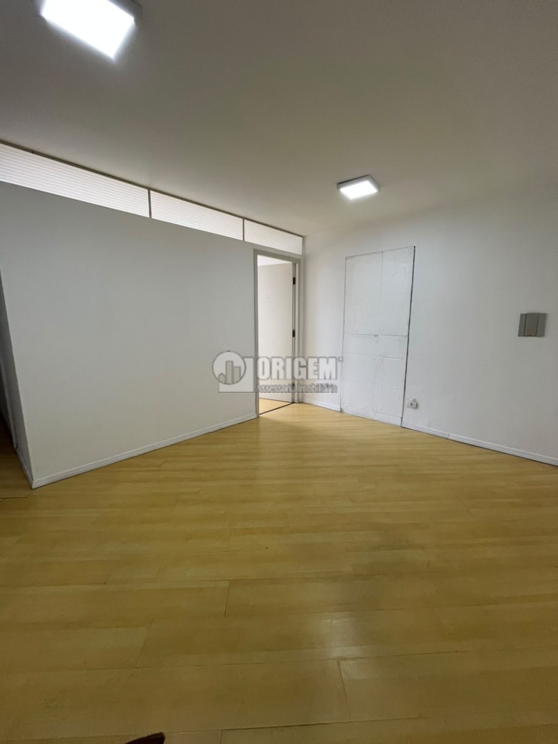 Sala Comercial para locacao no Agua Verde em Curitiba com 34m² por R$ 1.290,00