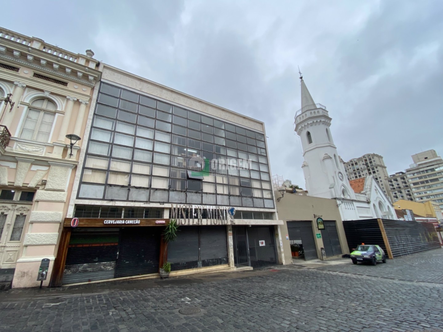 Sala Comercial para locacao no Sao Francisco em Curitiba com 130,82m² por R$ 3.333,33