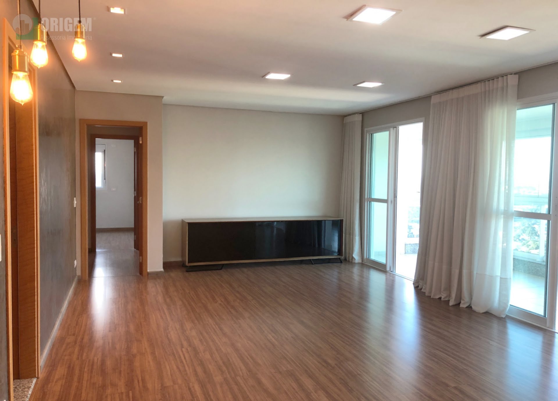 Apartamento para vendalocacaovenda e locacao no Campo Comprido em Curitiba com 205m² por R$ 1.650.000,008.000,00