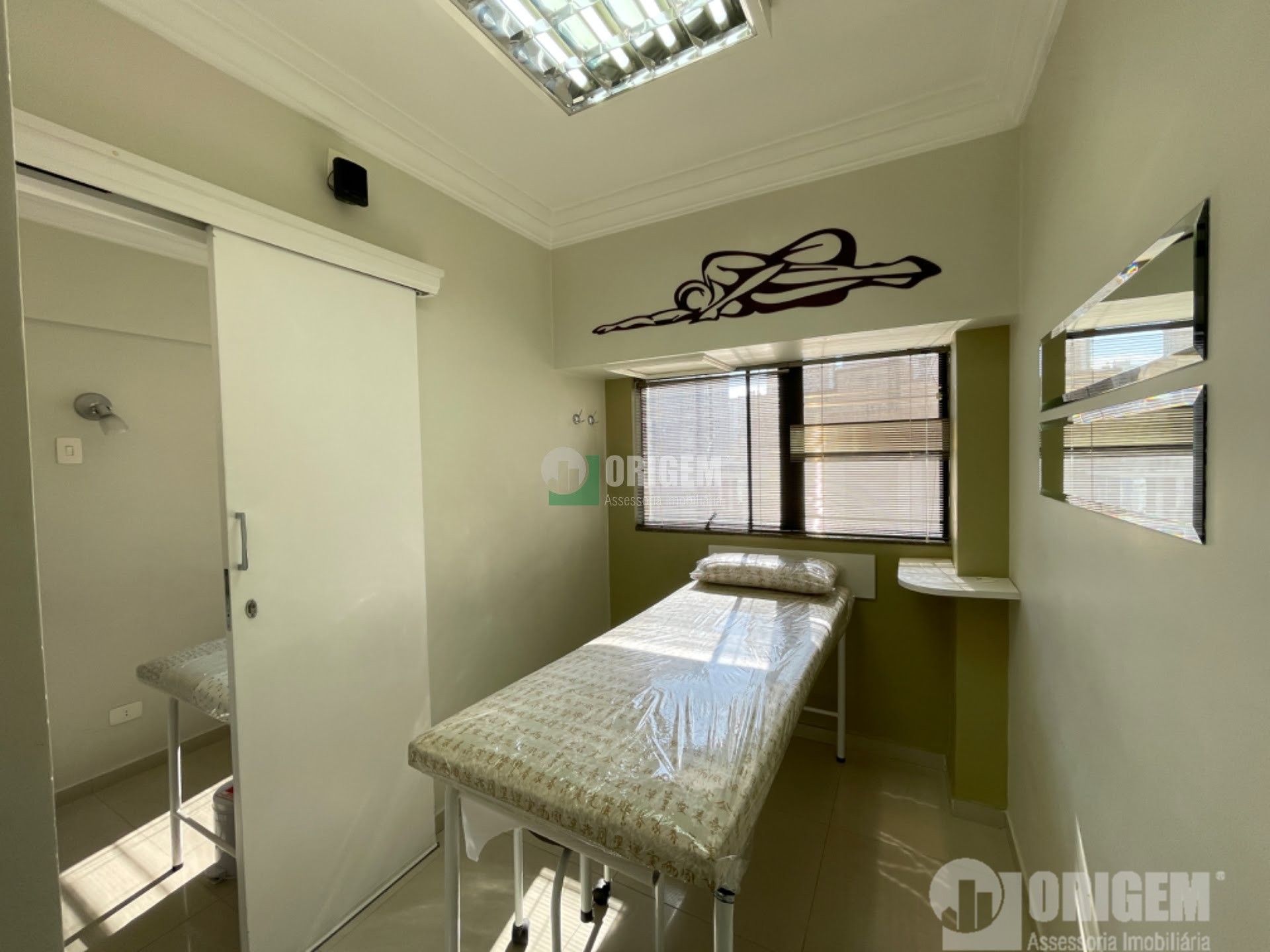 Cjto Comercial/sala para venda no Agua Verde em Curitiba com 42m² por R$ 295.000,00
