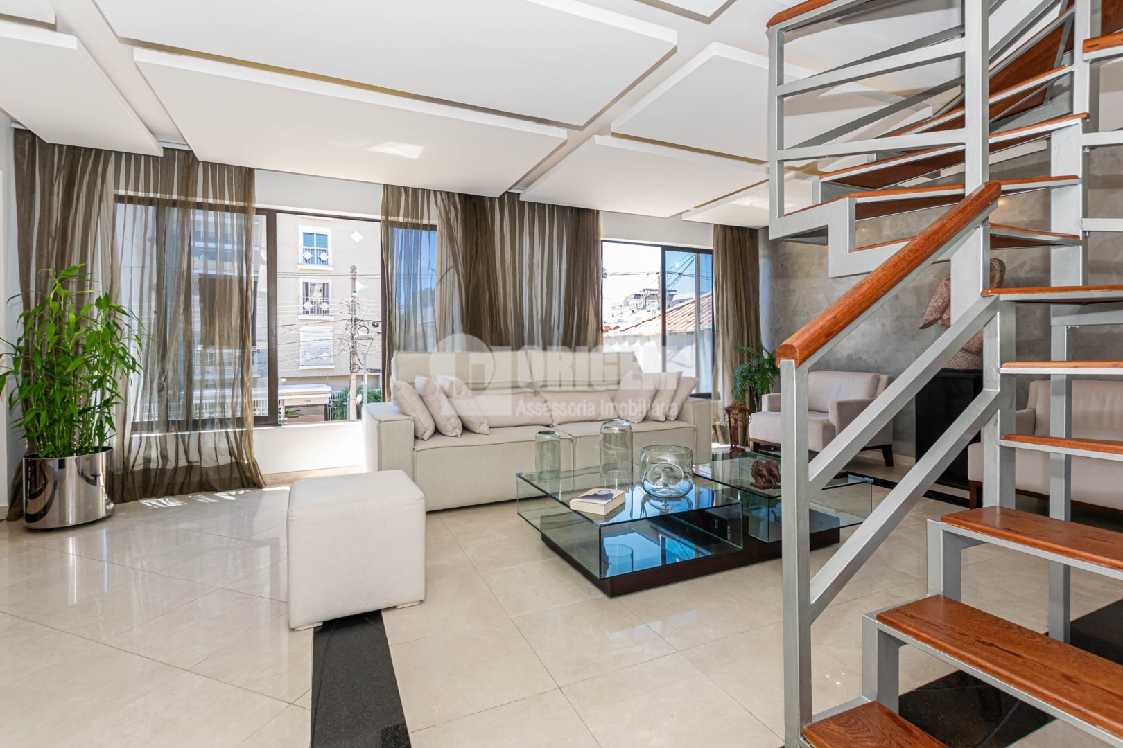 Apartamento para vendalocacaovenda e locacao no Alto da Rua XV em Curitiba com 190,36m² por R$ 898.000,006.800,00