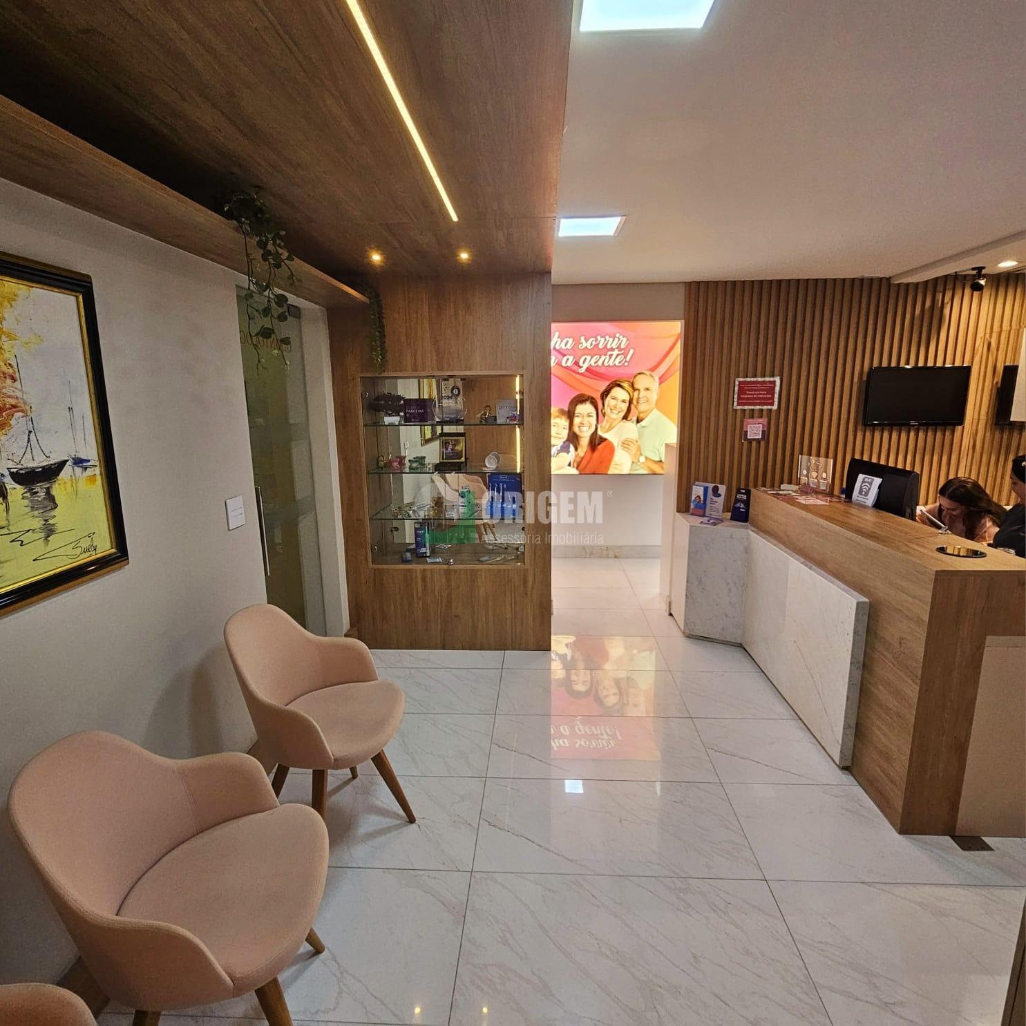 Cjto Comercial/sala para locacao no Centro em Curitiba com 0m² por R$ 4.000,00