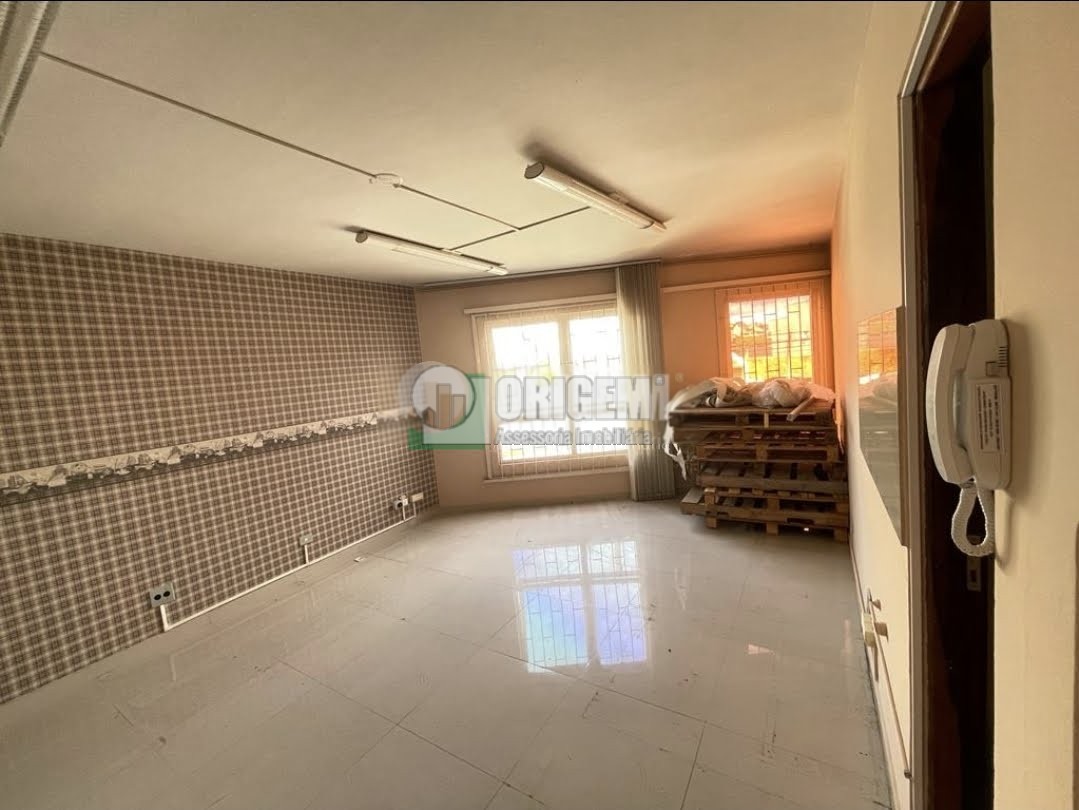 Cjto Comercial/sala para venda no Guabirotuba em Curitiba com 30m² por R$ 130.000,00