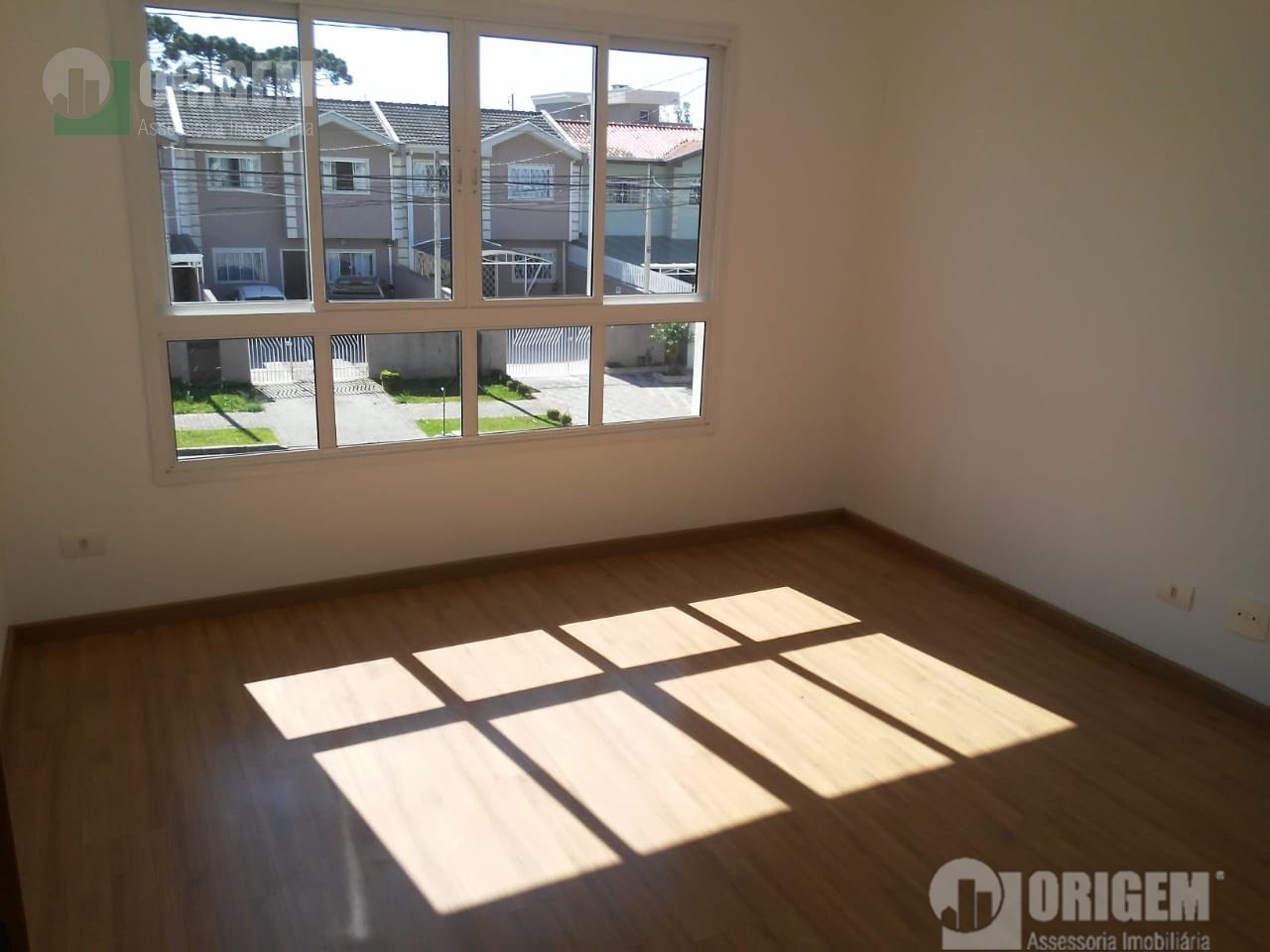 Sobrado para venda no Umbara em Curitiba com 132m² por R$ 595.000,00