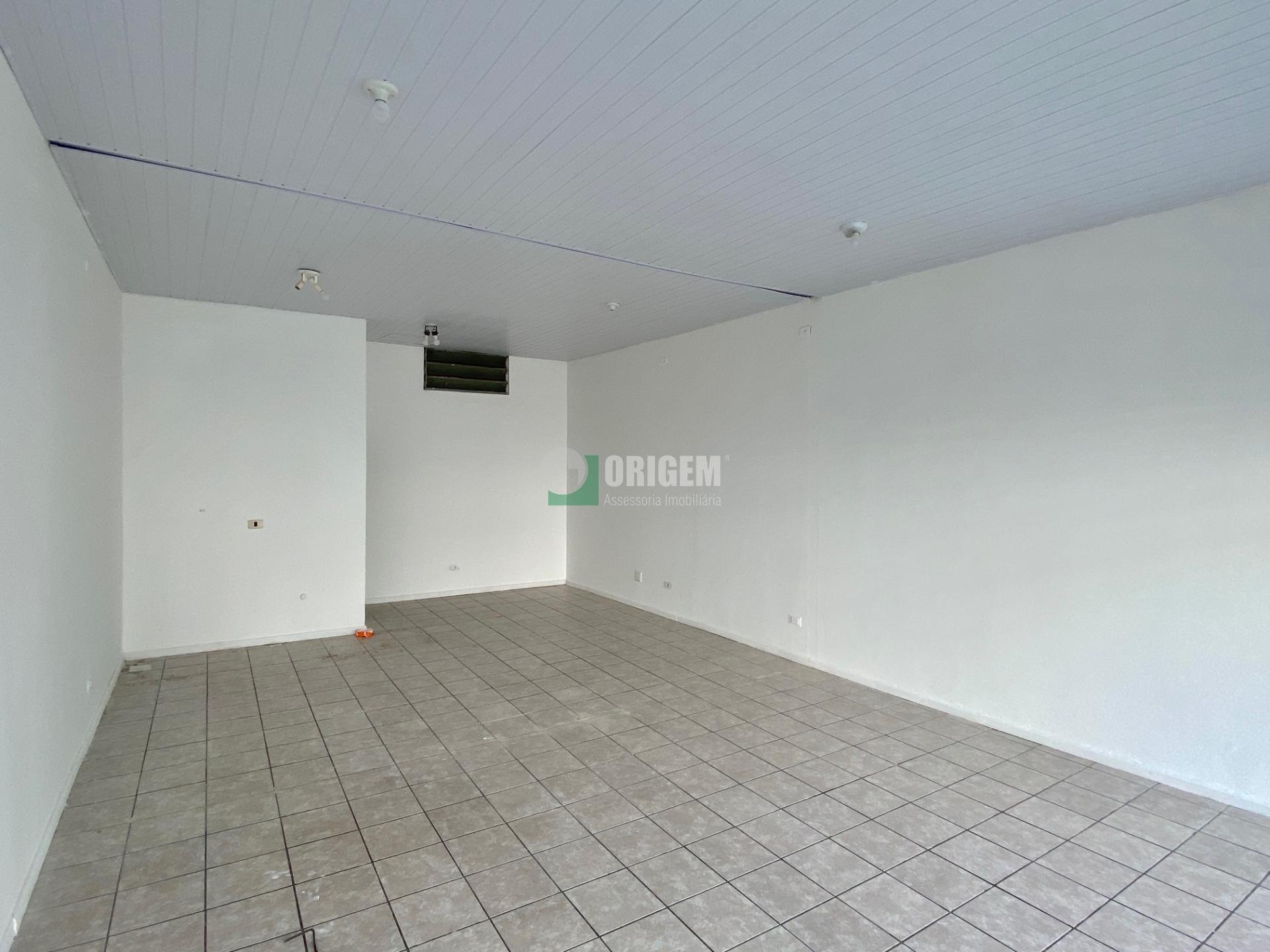 Loja para locacao no Ahu em Curitiba com 53m² por R$ 4.000,00