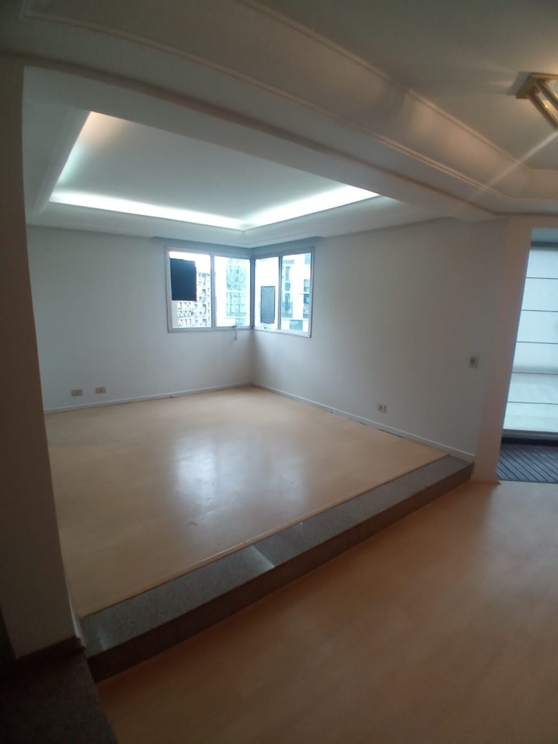 Apartamento para vendalocacaovenda e locacao no Agua Verde em Curitiba com 286m² por R$ 1.460.000,007.777,77