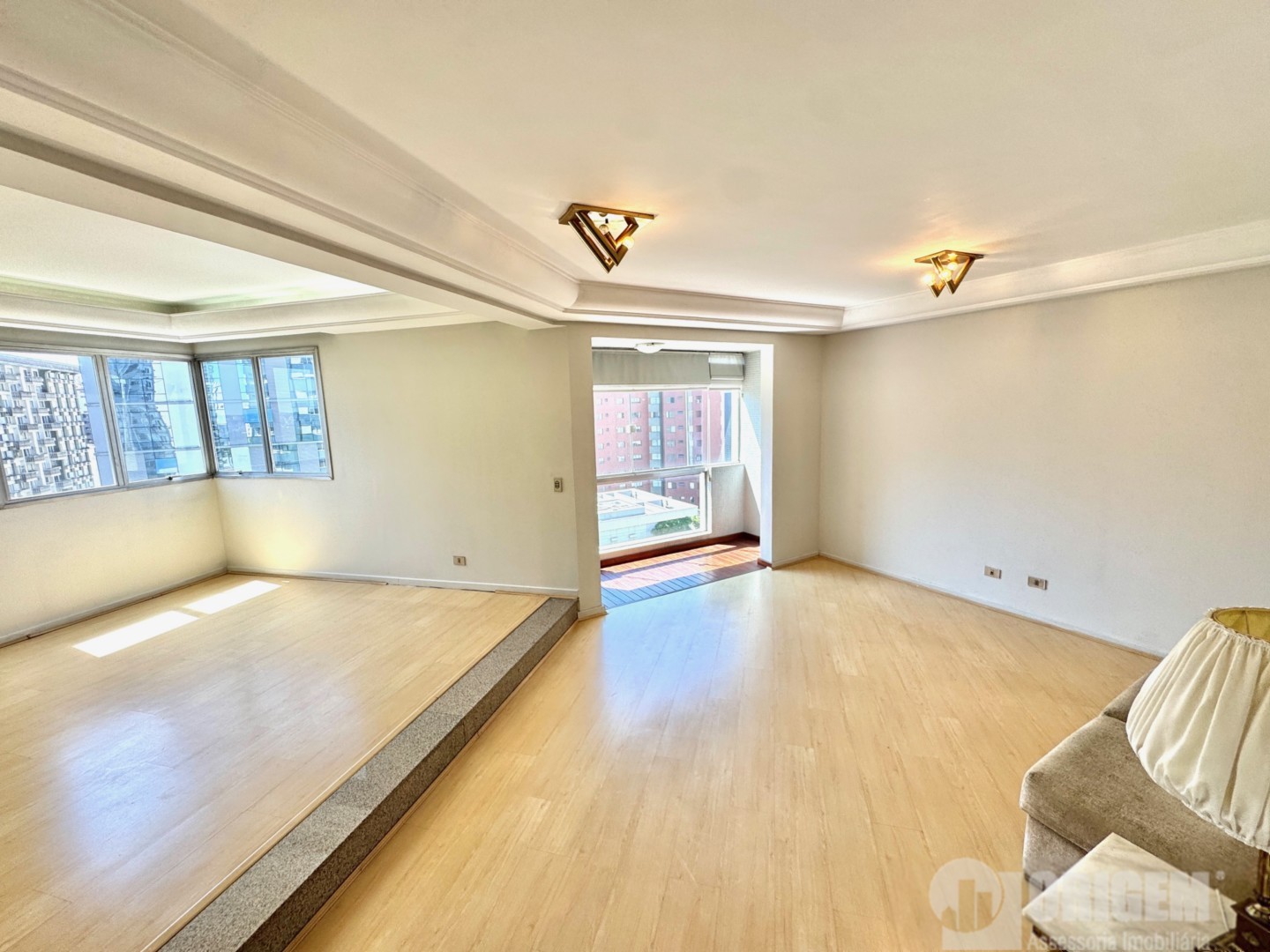 Apartamento para vendalocacaovenda e locacao no Agua Verde em Curitiba com 286m² por R$ 1.460.000,007.777,77