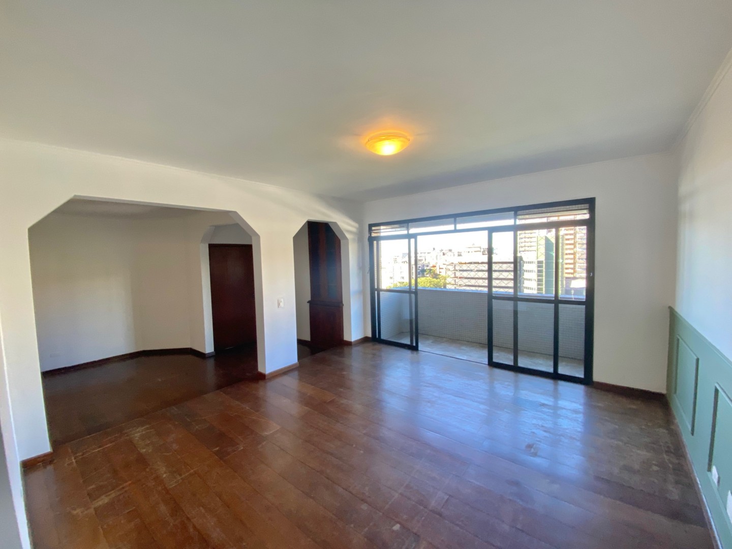Apartamento para locacao no Agua Verde em Curitiba com 256m² por R$ 6.400,00