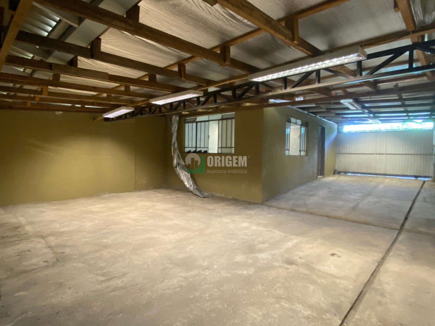 Loja para locacao no Portao em Curitiba com 350m² por R$ 8.500,00