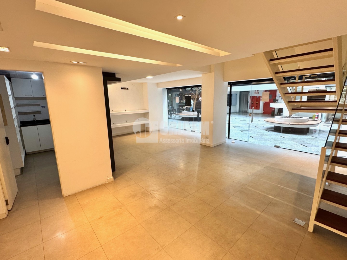 Loja para locacao no Batel em Curitiba com 35m² por R$ 8.750,00