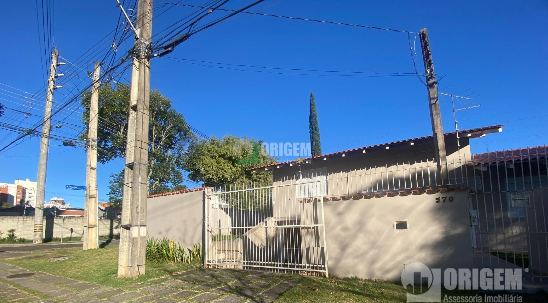 Casa Comercial para locacao no Cabral em Curitiba com 300m² por R$ 7.777,78