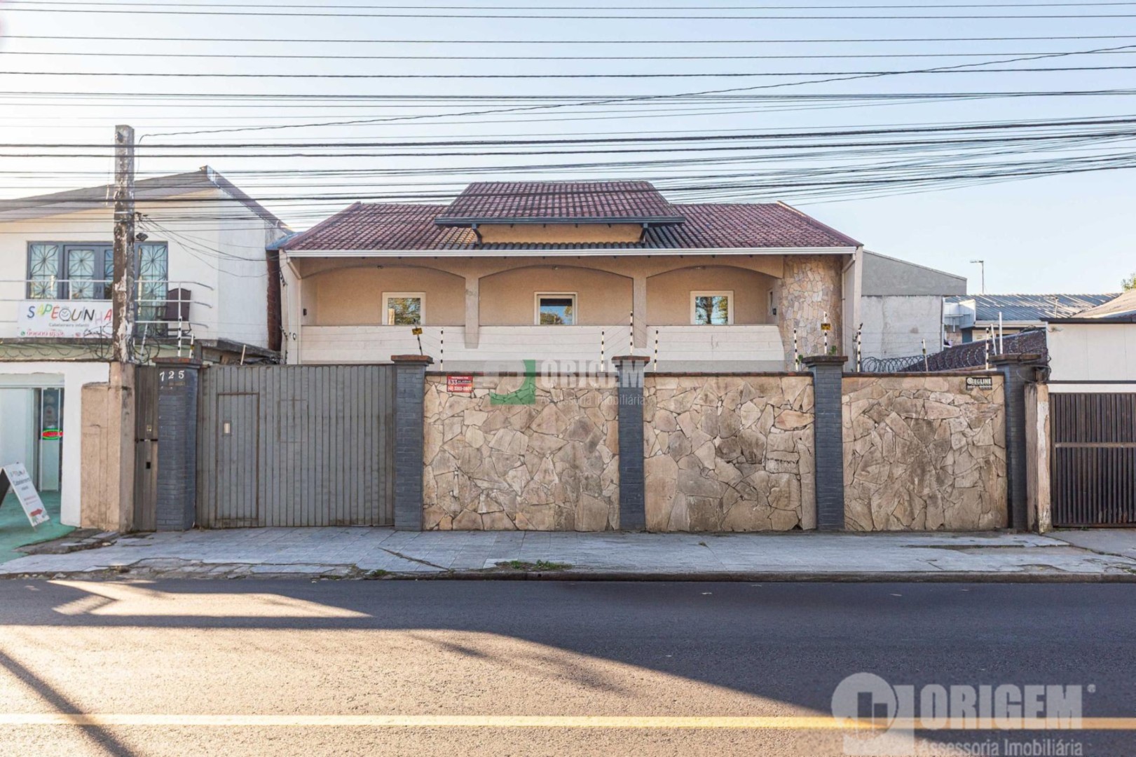 Casa para venda no Cajuru em Curitiba com 408,8m² por R$ 1.100.000,00