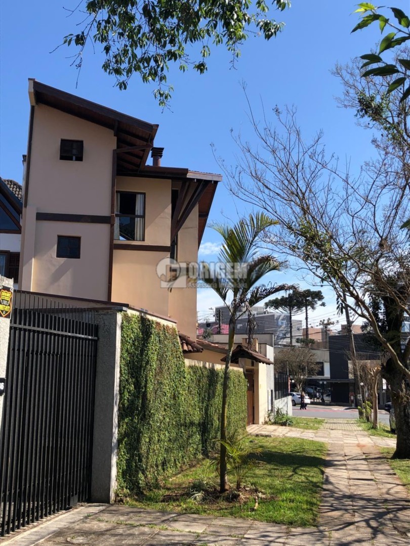 Casa para locacao no Agua Verde em Curitiba com 280m² por R$ 6.666,67