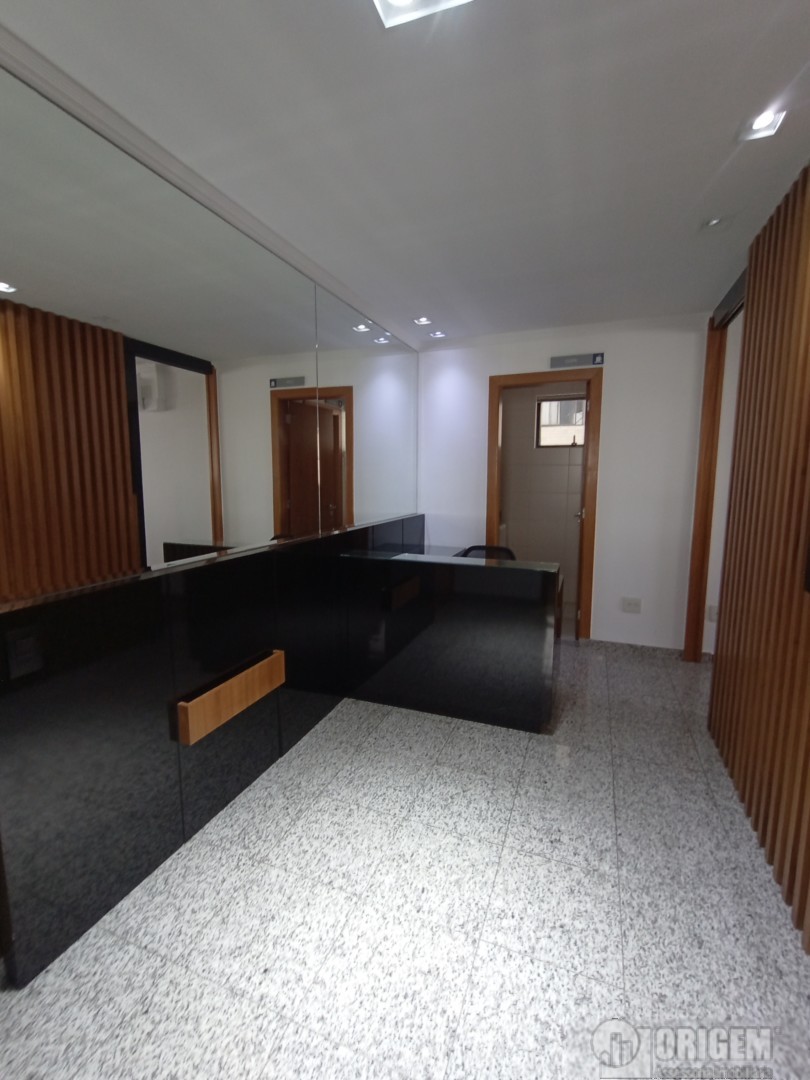 Cjto Comercial/sala para locacao no Batel em Curitiba com 173m² por R$ 10.555,55