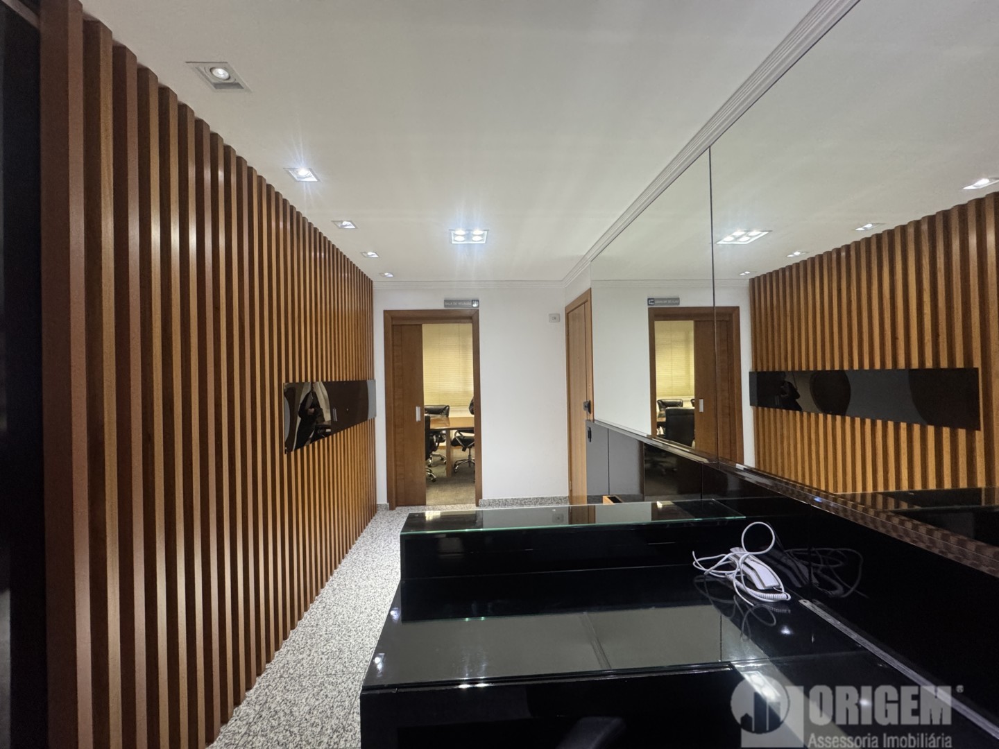 Cjto Comercial/sala para locacao no Batel em Curitiba com 173m² por R$ 10.555,55