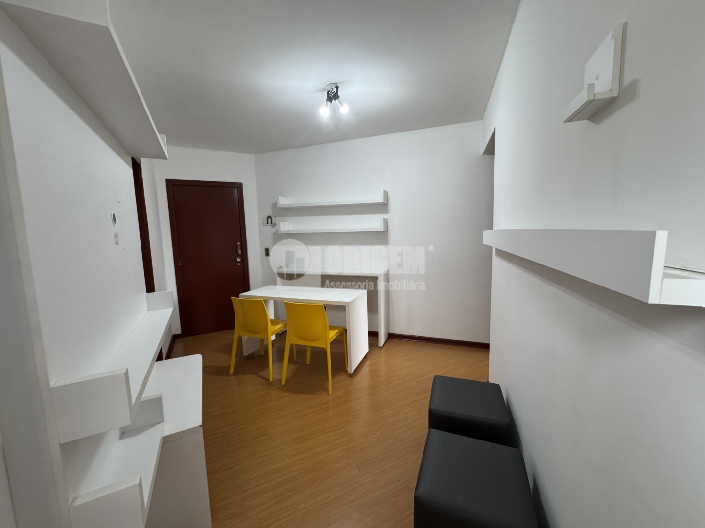 Apartamento para locacao no Merces em Curitiba com 97,21m² por R$ 2.777,77