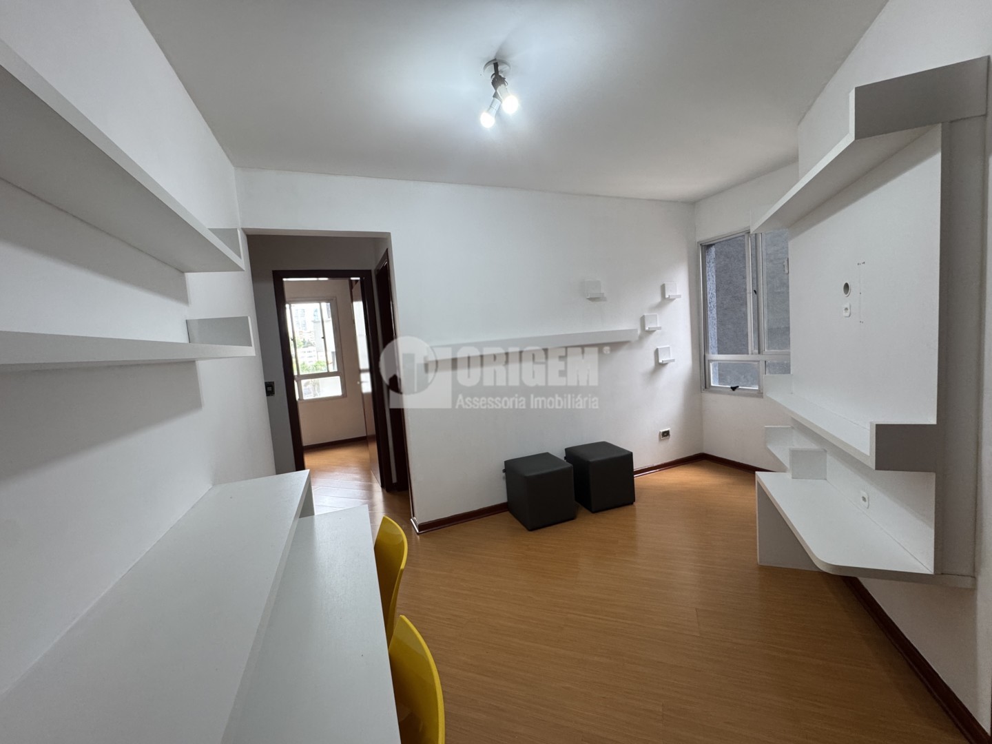 Apartamento para locacao no Merces em Curitiba com 97,21m² por R$ 2.777,77