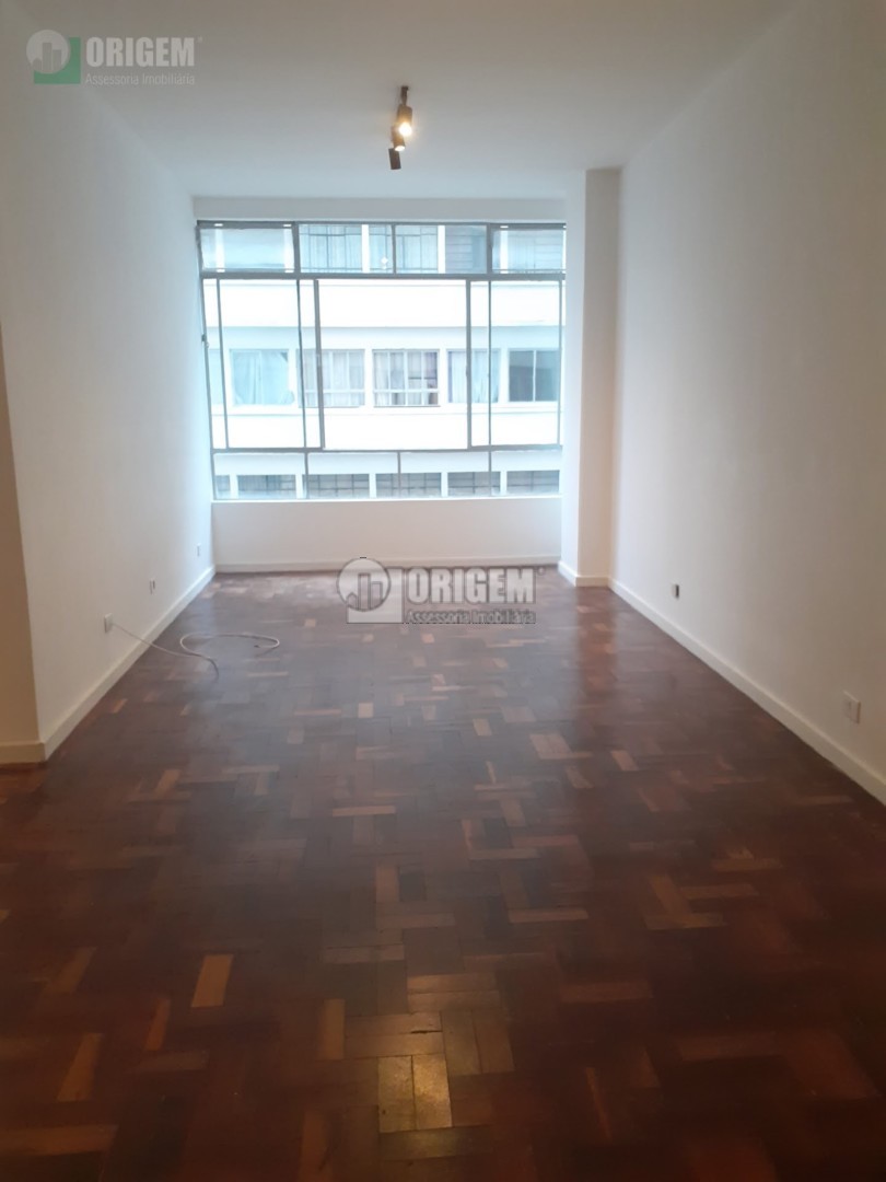 Apartamento para locacao no Centro em Curitiba com 42m² por R$ 1.666,67