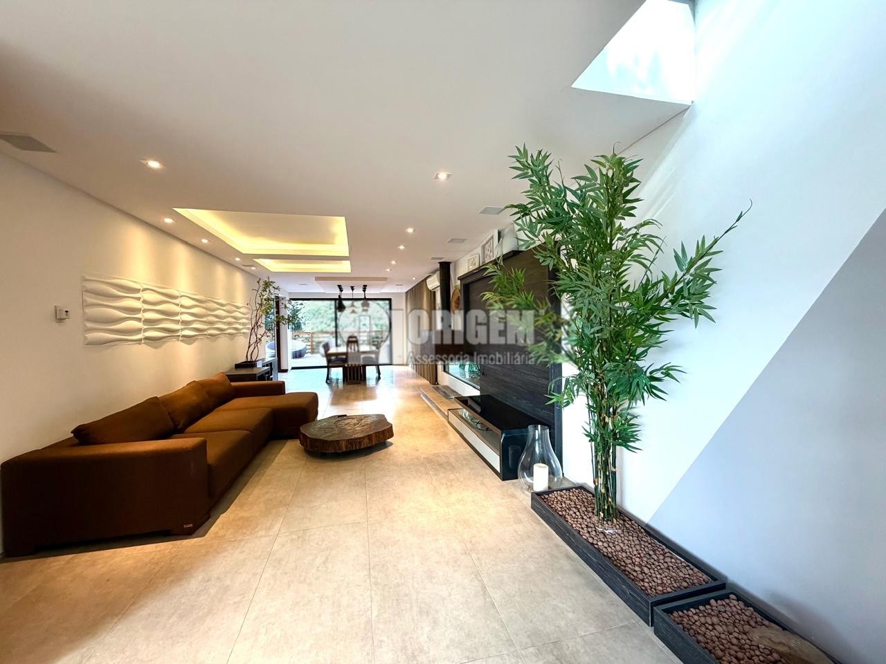 Casa de Condominio para vendalocacaovenda e locacao no Abranches em Curitiba com 675m² por R$ 3.190.000,0017.500,00