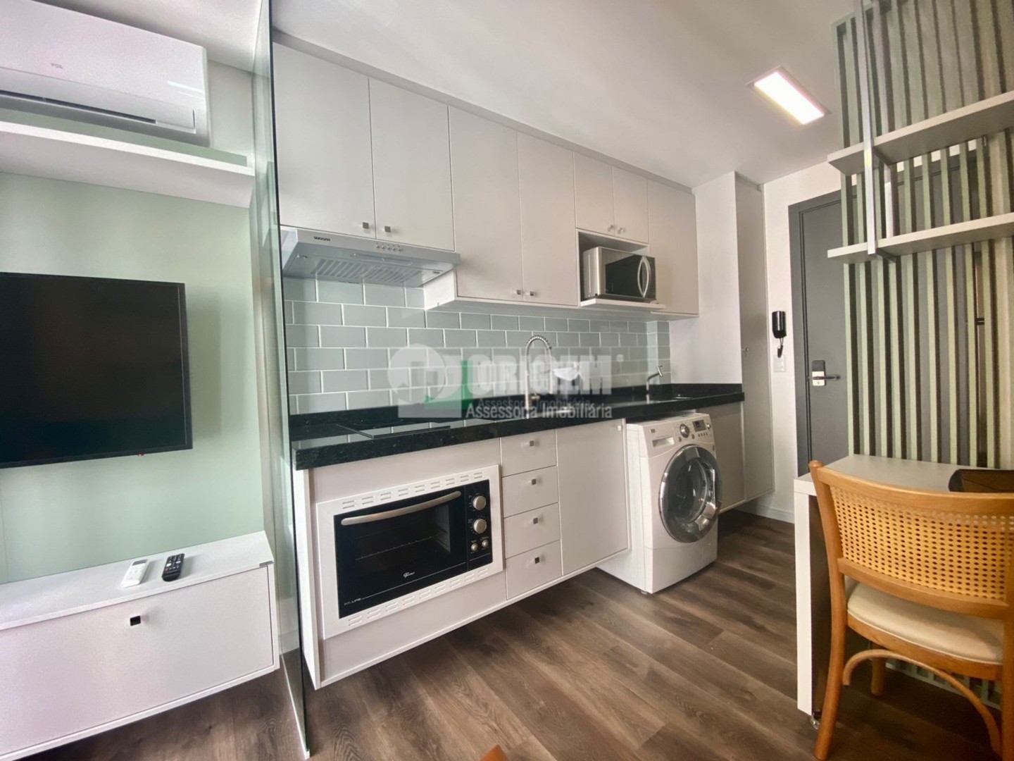 Studio para locacao no Centro em Curitiba com 23m² por R$ 3.222,22