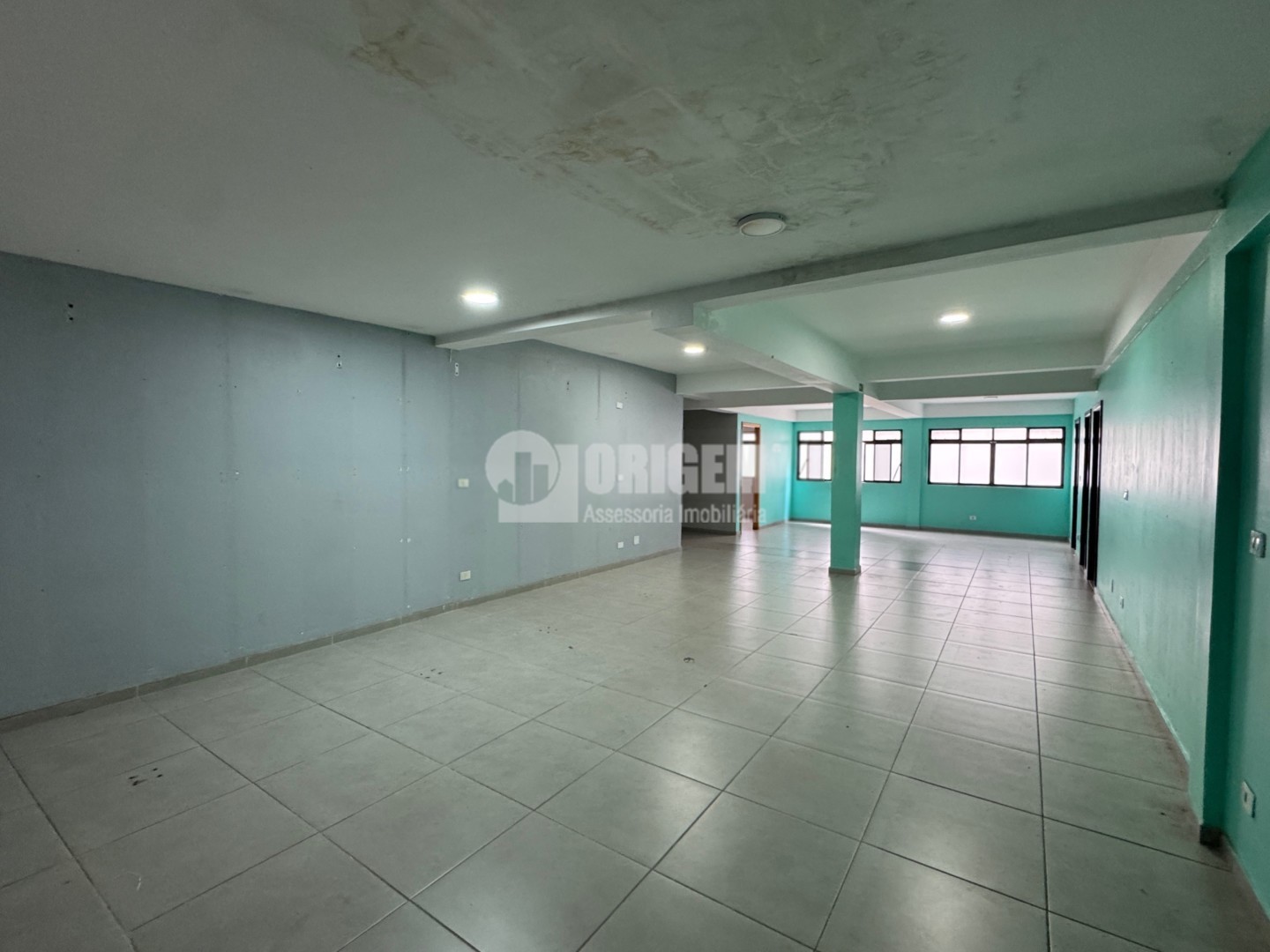 Loja para vendalocacaovenda e locacao no Reboucas em Curitiba com 263m² por R$ 850.000,006.000,00