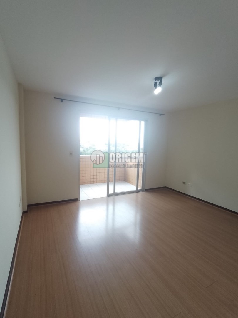 Apartamento para locacao no Mossungue em Curitiba com 95m² por R$ 2.888,89
