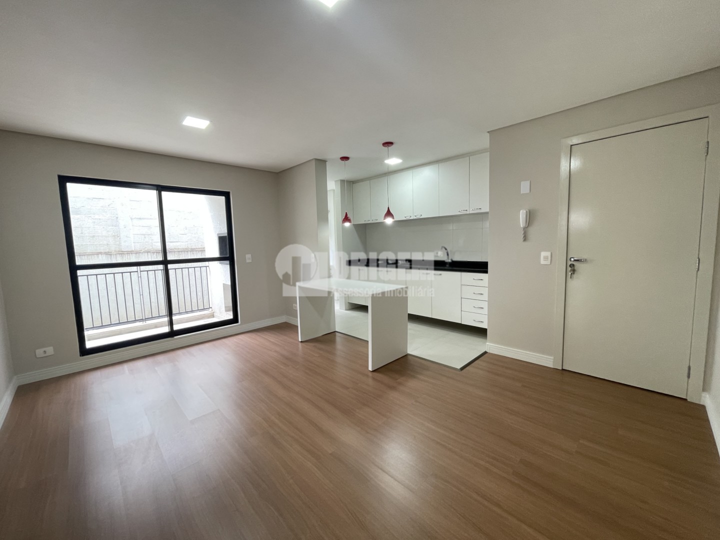 Apartamento para locacao no Campina do Siqueira em Curitiba com 66m² por R$ 3.333,33