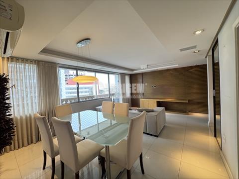 Apartamento para locacao no Agua Verde em Curitiba com 175,38m² por R$ 7.000,00
