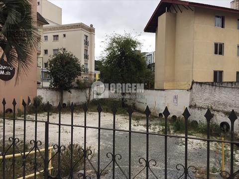 Terreno para venda no Ahu em Curitiba com 438m² por R$ 930.000,00