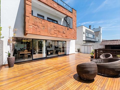 Casa de Condominio para vendalocacaovenda e locacao no Abranches em Curitiba com 675m² por R$ 3.190.000,0019.000,00