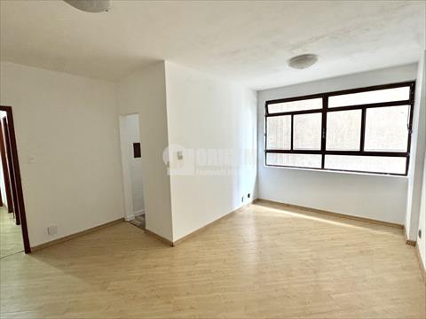 Apartamento para locacao no Centro em Curitiba com 78,4m² por R$ 2.111,12