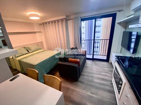 Studio para locacao no Centro em Curitiba com 23m² por R$ 3.222,22