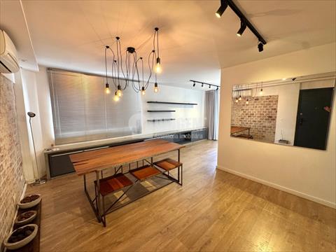 Apartamento para locacao no Centro em Curitiba com 100,5m² por R$ 3.300,00